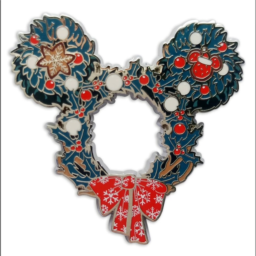NWT Mickey Mouse Holiday Wreath Pin